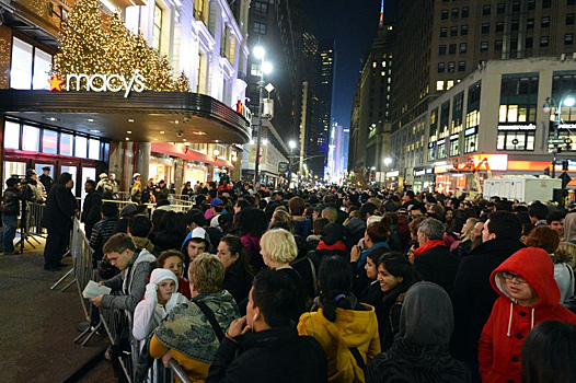 Ритейлеры: россияне потратят в «черную пятницу» 52 млрд рублей