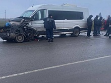 В Ростовской области в массовом ДТП разорвало автомобиль Lada Priora