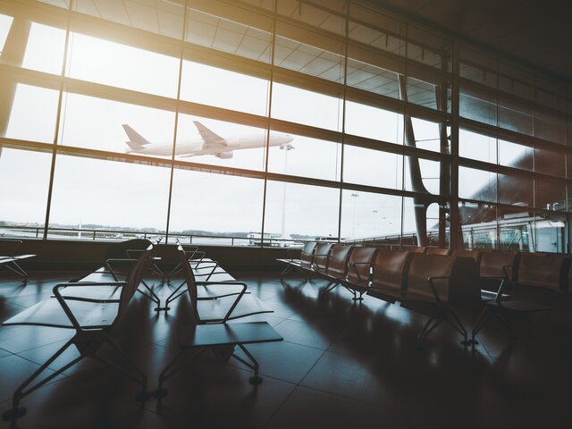 В аэропортах Домодедово и Жуковский ввели временные ограничения на работу