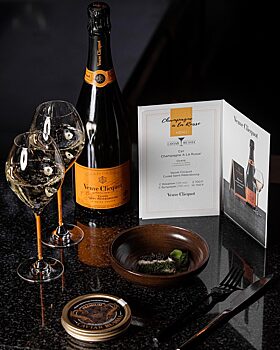 101 вид шампанского в новом меню икорного бара Caviar Russia