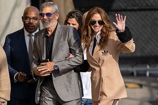 Джулия Робертс появилась на публике в костюме adidas x Gucci и под руку с Джорджем Клуни