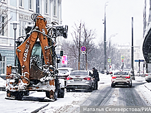 Автоэксперт назвал правильную последовательность действий при повреждении автомобиля снегоуборочной техникой