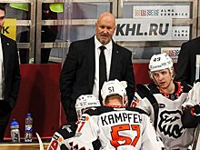 Плющев о тренере «Трактора» Гру: «Чем-то он напомнил Камалу Харрис, отвечающую на все вопросы с улыбкой и без какого-либо смысла. Похоже, так и не понял, куда попал»