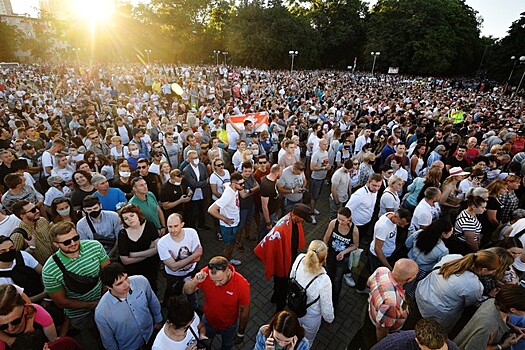 Оппозиционеры устроили шествие в центре Минска