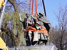 В Польше снесли памятник советским и польским воинам
