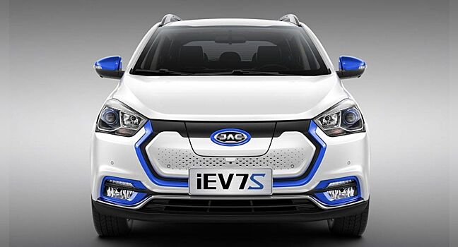 В компании JAC рассказали о новом электромобиле JAC iEV7S для России