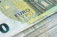 Экономист указал на плюсы и минусы исключения Минфином долларов и евро из средств ФНБ