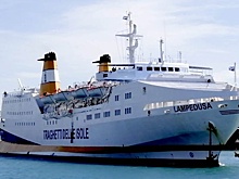 Пассажирский паром из Трабзона почти девять часов стоит в море возле Сочи