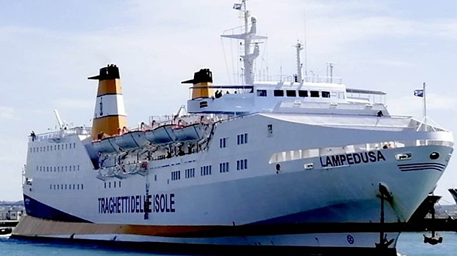 Пассажирский паром из Трабзона застрял возле Сочи