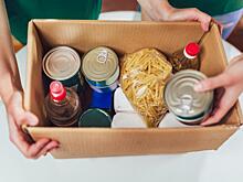 Москвичи направили более двух тонн продуктов беженцам из Луганска и Донецка