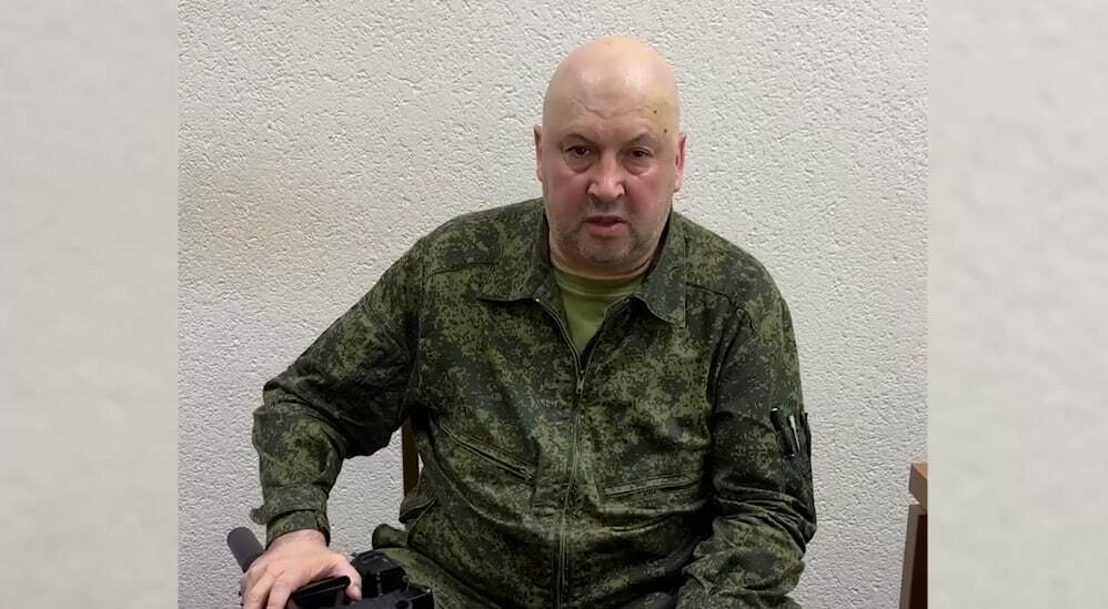 «Нас могли дезинформировать»: в СМИ опровергли информацию о визите генерала Суровикина в Кремль