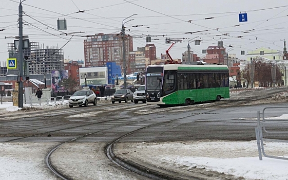 В ГИБДД Свердловской области рассказали об опасности выделенной трамвайной полосы