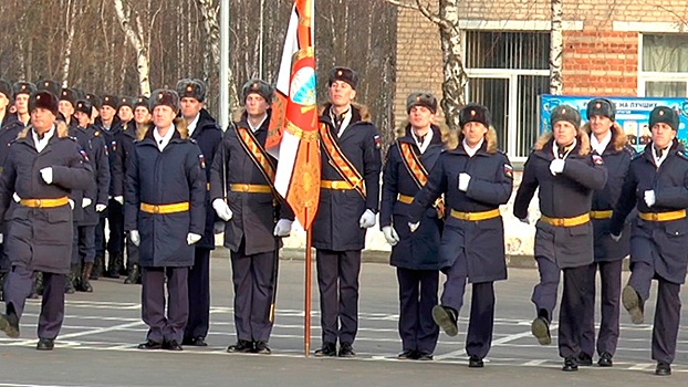 Новому командиру тульских десантников вручили Боевое знамя