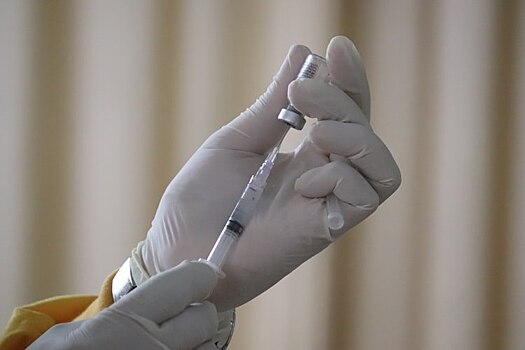 В Латвии 140 подростков привили неправильными вакцинами