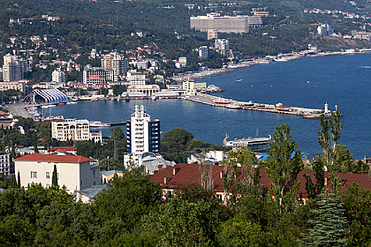 Названы причины рекордного наплыва туристов в Крыму