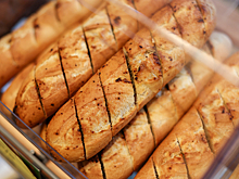 Сумасшедшую женщину арестовали за вредительство в супермаркетах: втыкала бритвенные лезвия в хлеб