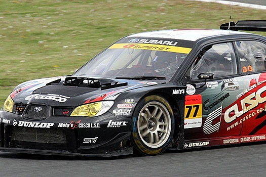 Водитель спортивного автомобиля Subaru оконфузился во Владивостоке