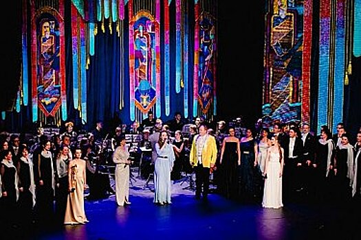 Екатерина Гусева открыла марафон в поддержку Хабаровского музтеатра