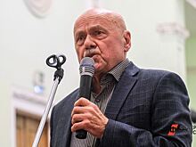 Деканом факультета журналистики УрФУ снова стал Борис Лозовский