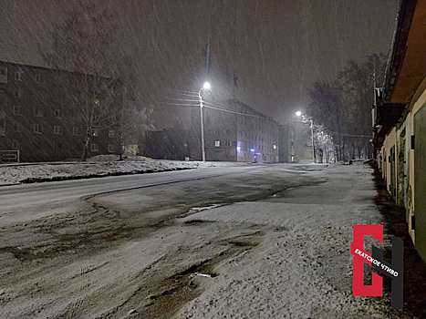 Города Свердловской области засыпает снегом