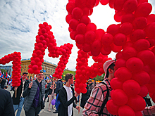 Россияне встречают Первомай