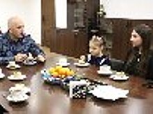 Начальник УФСИН России по Мурманской области Сергей Бондарь исполнил мечту семилетней Дарины