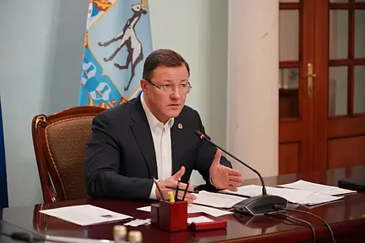Дмитрий Азаров - главам муниципалитетов: "Нужно быть чуткими по всем обращениям"