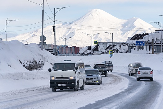 Сахалин направит на Камчатку технику для устранения последствий снежного циклона