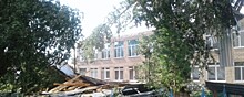 В саратовском посёлке Нива сильный ветер сорвал крышу школы