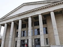 В Волгограде восстанавливают главный фасад ДК Тракторозаводского района