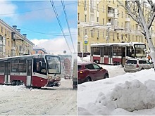 В Новосибирске с рельсов-невидимок сошли два трамвая