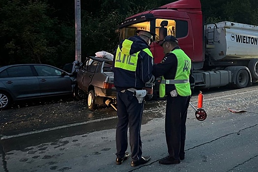 Двое детей и четверо взрослых пострадали в массовом ДТП на Урале