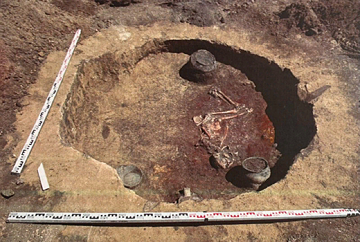 Российские археологи нашли семь древних погребений с драгоценностями