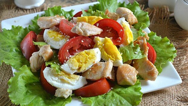 Салат Цезарь – калорийное удовольствие