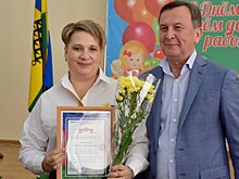 Шесть учителей и педагогов получили благодарственные письма главы района