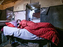 Затянувшиеся холода вынудили бездомных искать ночлег на территории частных домовладений