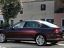 Названы комплектации и цены VW Passat для России