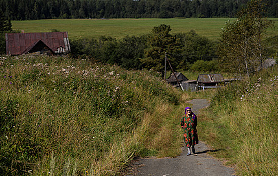 Довольны жильем, но не нравится качество медуслуг: как живут сельские жители России