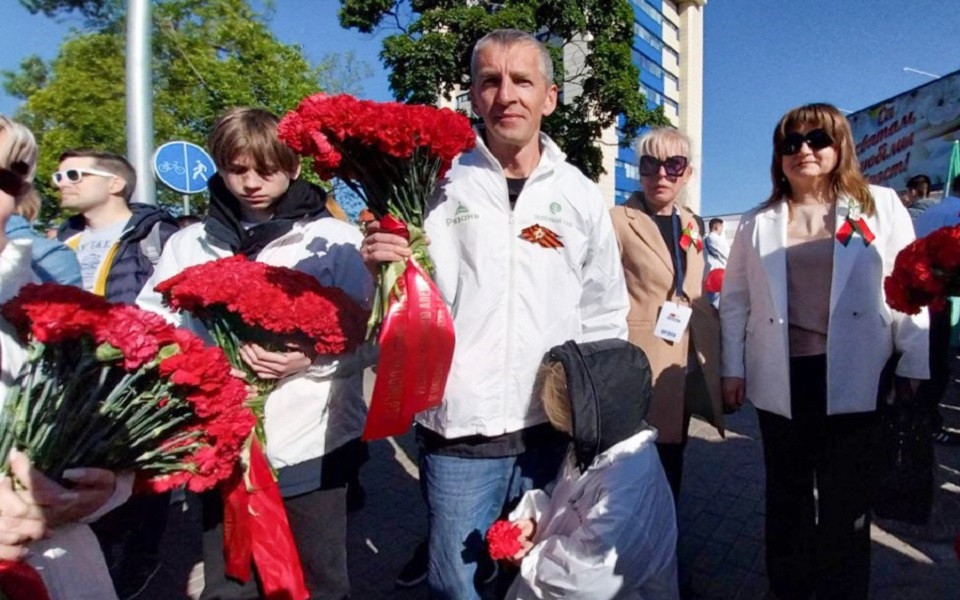 Сотрудники рязанской ГК «Зелёный сад» встретили День Победы в Бресте