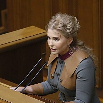Тимошенко подловили на странных движениях накачанными губами — видео