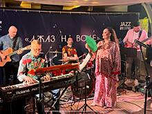 Проект «Джаз на воде» проводил весну на яхте «Примавера»