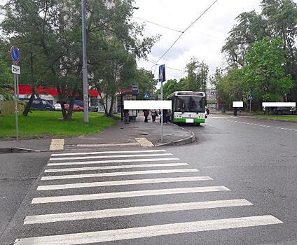 В Яхромском проезде восстановили разметку пешеходного перехода