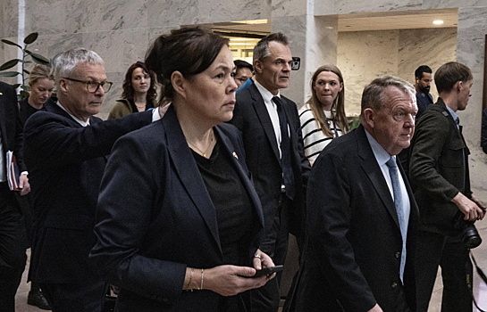 Глава МИД Гренландии не сдержала эмоции после визита в Белый дом