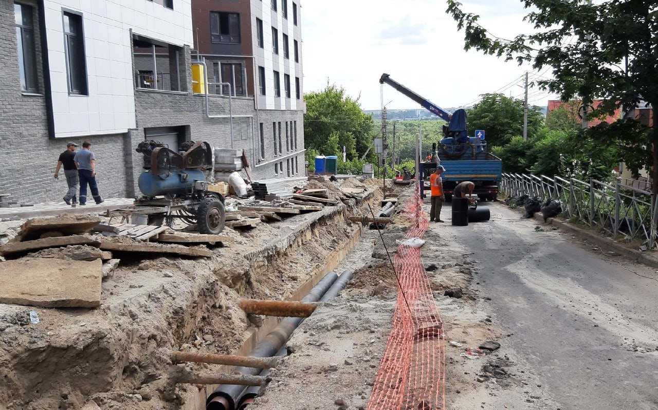 В Курске «Квадра» реконструирует 716 метров трубопровода на улице Кати Зеленко