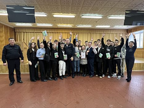 Госавтоинспекция в Чувашии сделала подарок студентам, пригласив их в гости