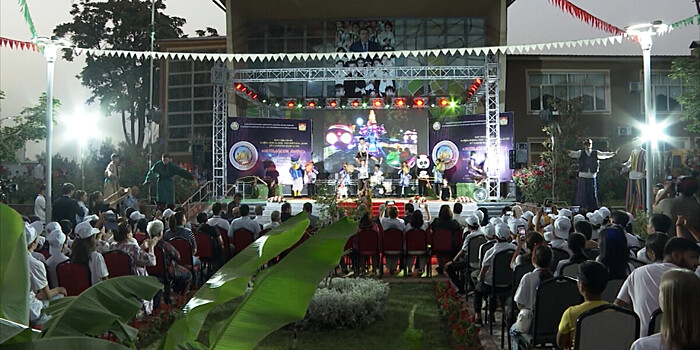 Сотни детей из разных стран стали участниками музыкального фестиваля в Душанбе