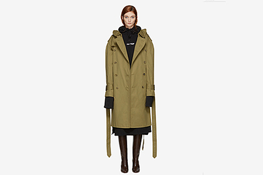 Состоятельным модникам предложили макинтош с горбом за 3850 долларов