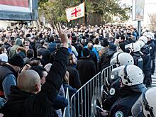 Десятки тысяч верующих протестуют в Черногории