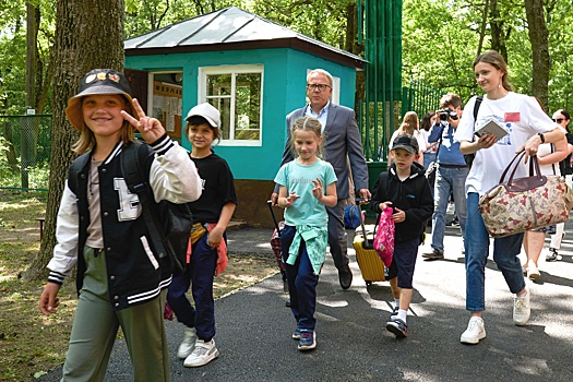 На улице Дружбы: Белгородских детей вывезли из-под обстрелов в лагерь под Воронежем
