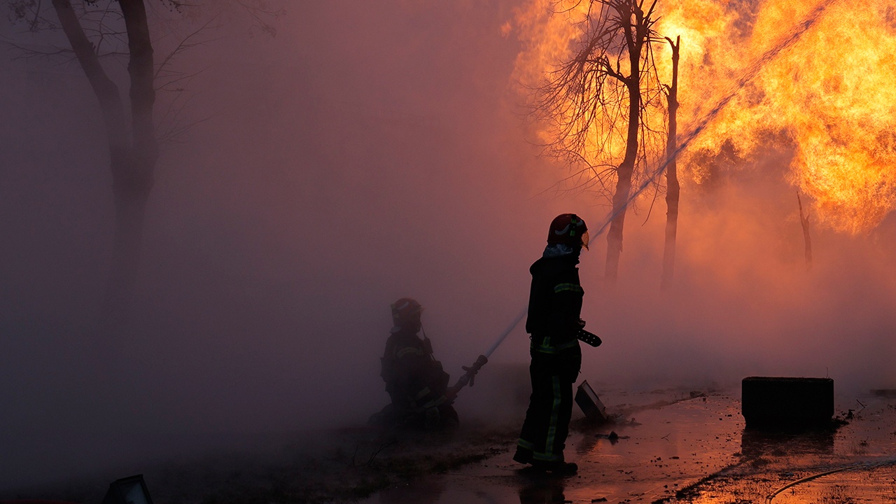 Под Киевом прогремели взрывы, повреждено предприятие